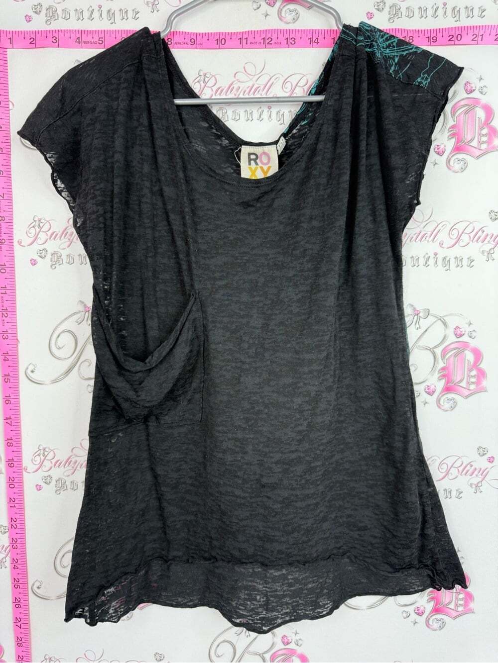 Roxy Black Short Sleeve Lightweight Pocket Tee with Teal Accent rare